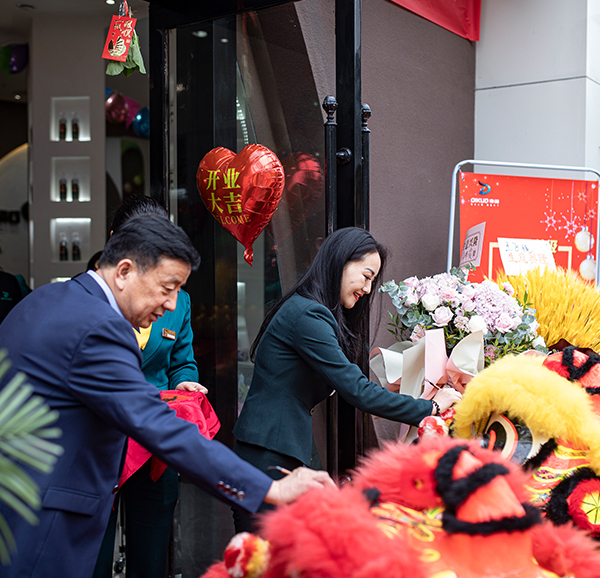 熱烈祝賀河南鄭州市場(chǎng)周素紅店開(kāi)業(yè)大吉